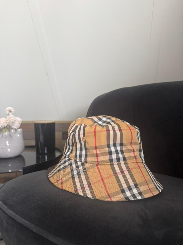 Burberry vissershoed nieuw unisex, Ophalen of Verzenden, Zo goed als nieuw