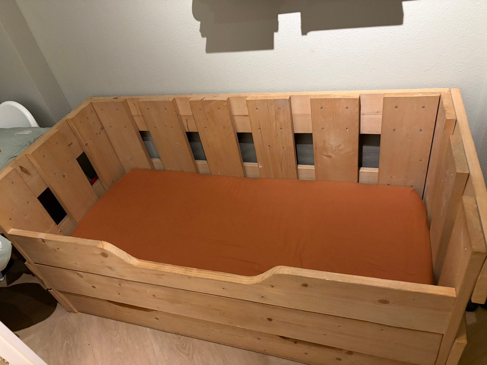 Kinderbedje zie foto’s, Ophalen, 70 tot 85 cm, Zo goed als nieuw, Matras