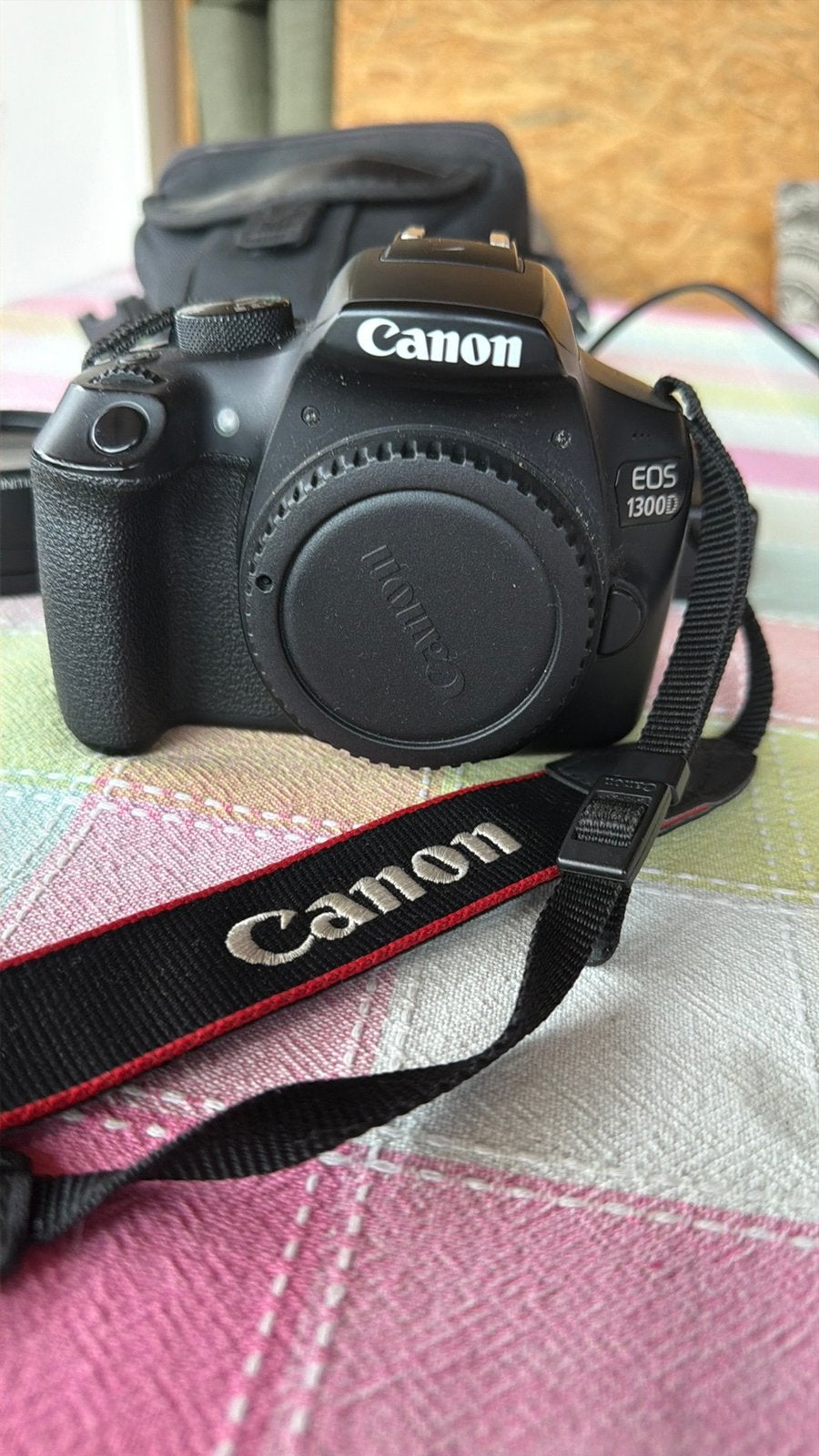Canon eos 1300 D met telelens en groothoeklens, Gebruikt, Spiegelreflex, Canon, Ophalen of Verzenden