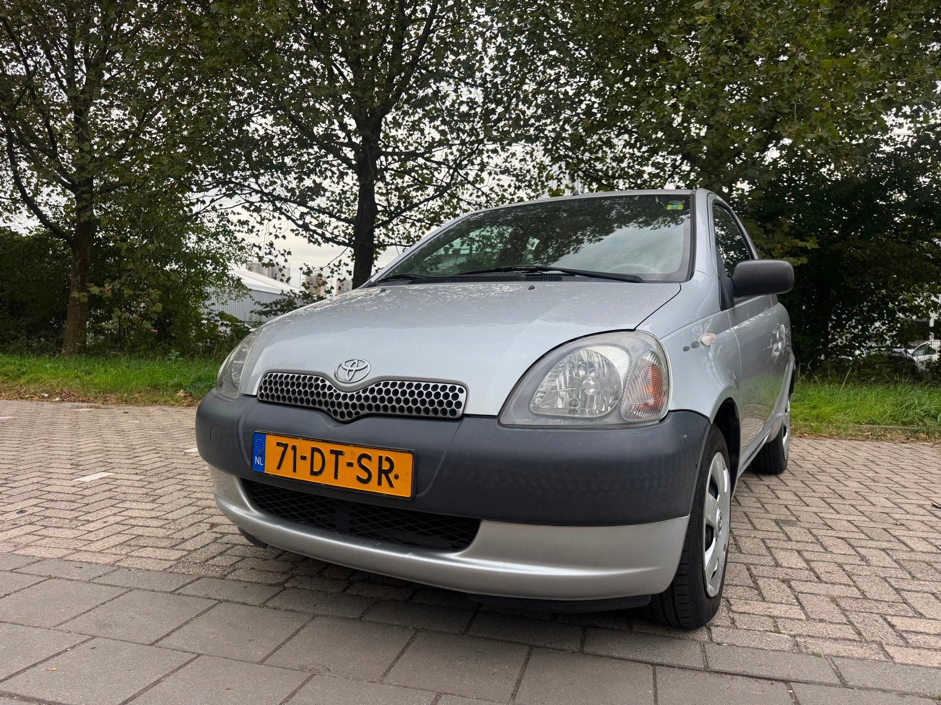 Toyota Yaris 1.0-16V VVT-i Terra, Voorwielaandrijving, Radio, Gebruikt, 4 cilinders