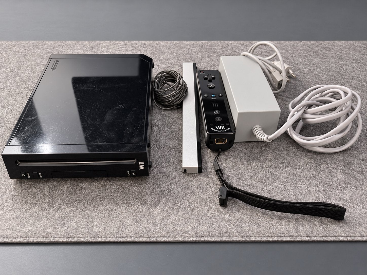 Wii console zwart met controller, kabels en 16GB USB, Ophalen of Verzenden, Gebruikt, Met 1 controller