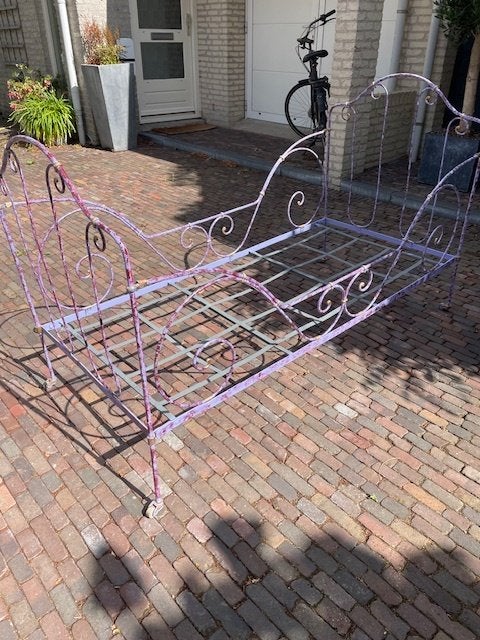 Te koop een antiek inklap bed., Ophalen
