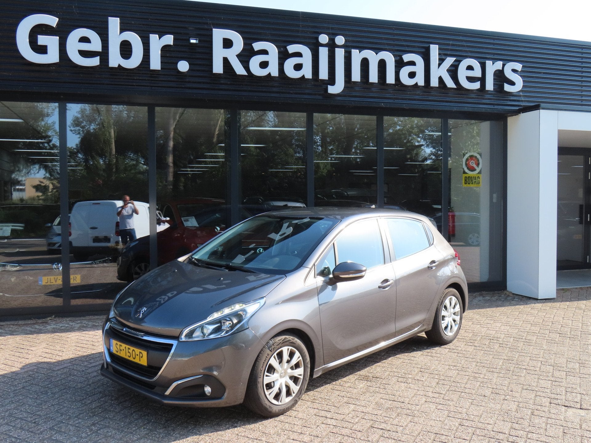 Peugeot 208 1.6HDi Blue Lease*Navi*Airco*EXPORT/EX.BPM*, Auto's, Voorwielaandrijving, 590 kg, 410 kg, Gebruikt