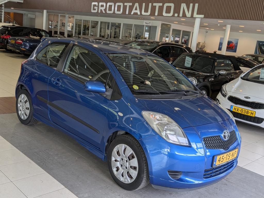 Toyota Yaris 1.0 VVTi Airco, Trekhaak, Stuurbekrachtiging, Auto's, Toyota, Voorwielaandrijving, 970 kg, 750 kg, Blauw