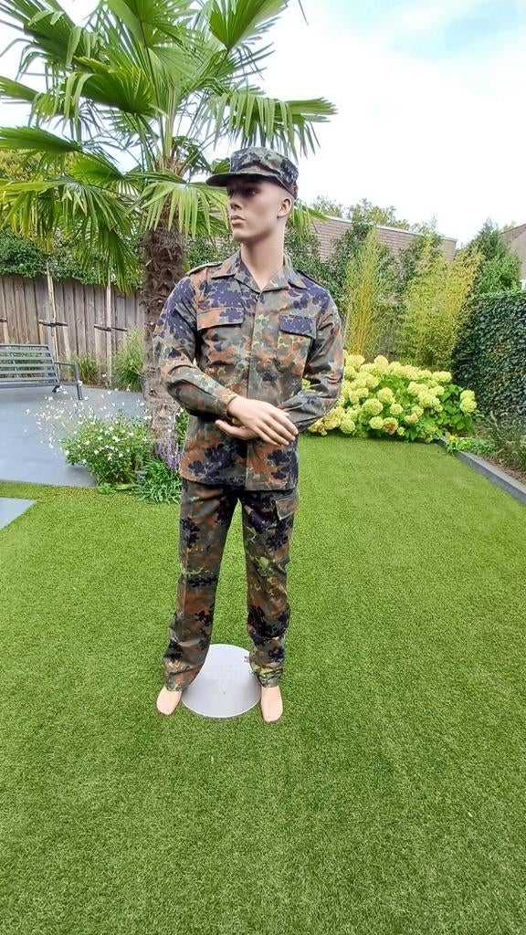 FLECKTARN LEGER KLEDING., Verzamelen, Militaria | Algemeen, Ophalen of Verzenden, Landmacht, Overige gebieden, Kleding of Schoenen