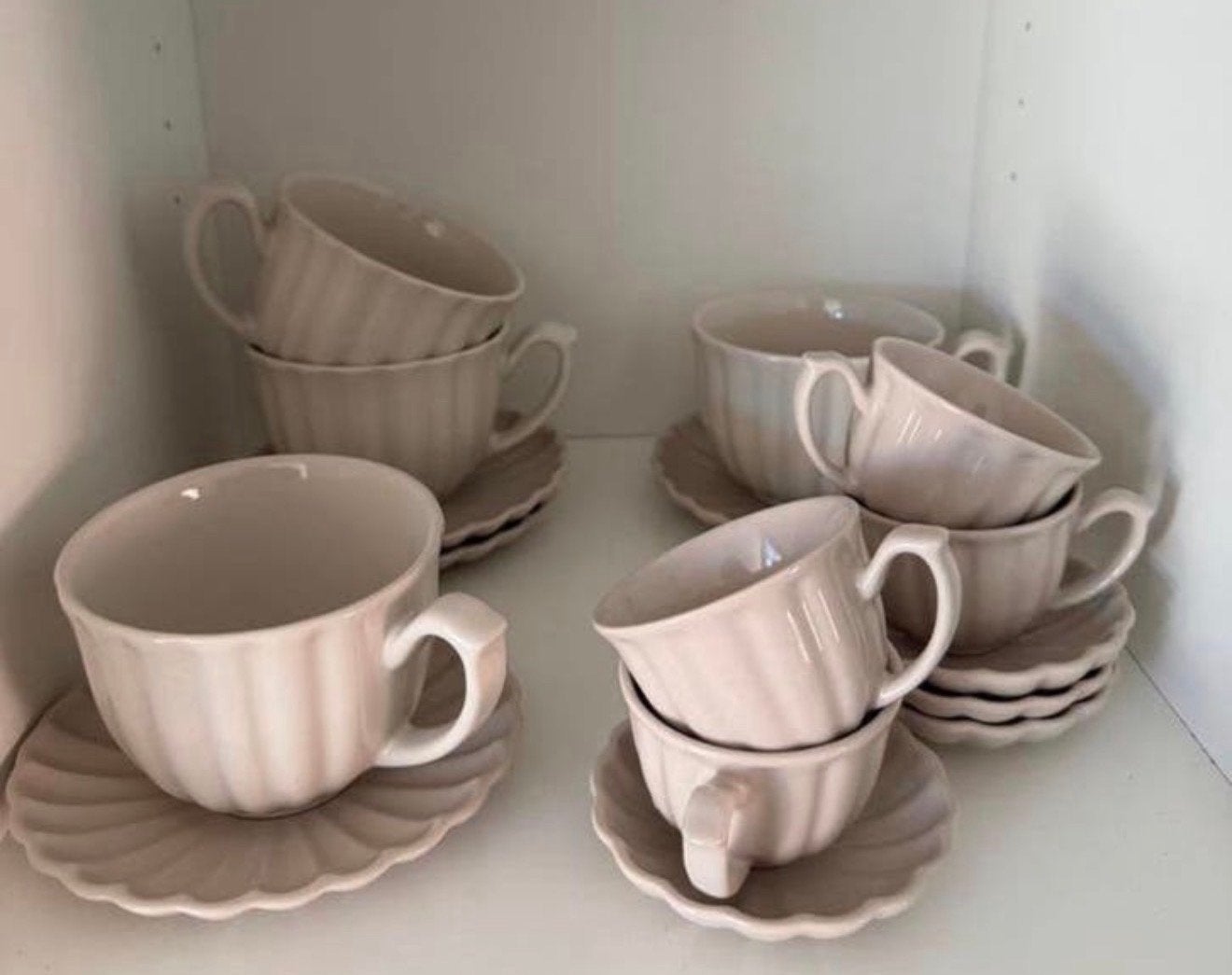 H&M Home Serviesset: Espresso kopjes & Grote mokken, Huis en Inrichting, Keuken | Servies, Ophalen, Overige merken, Keramiek, Zo goed als nieuw