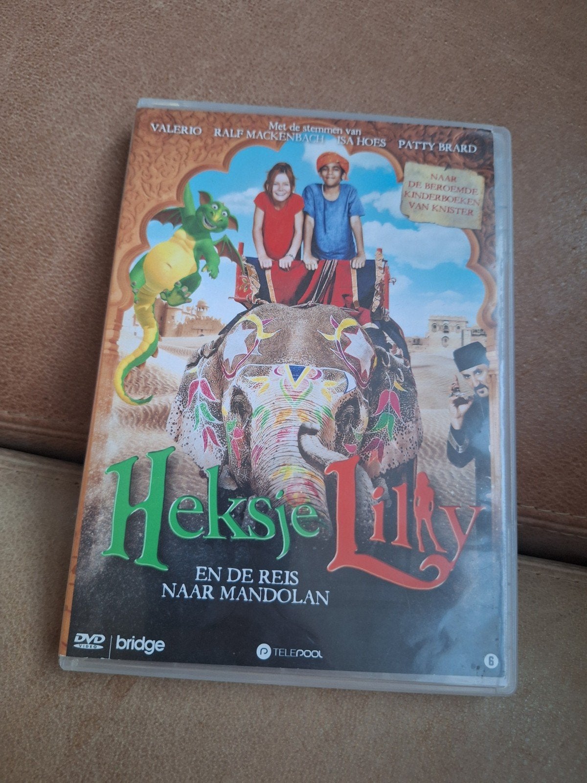 Heksje Lilly en de Reis naar Mandolan DVD, Avontuur, Ophalen of Verzenden, Zo goed als nieuw, Vanaf 6 jaar