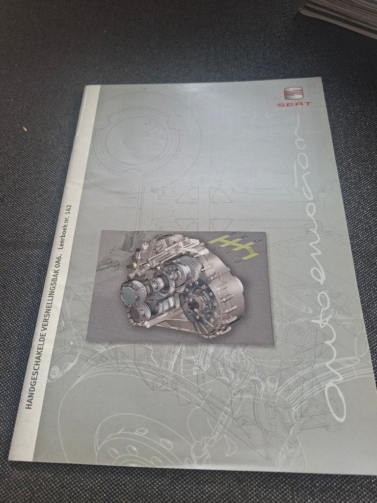 Seat service leerboek nr 142, Ophalen of Verzenden