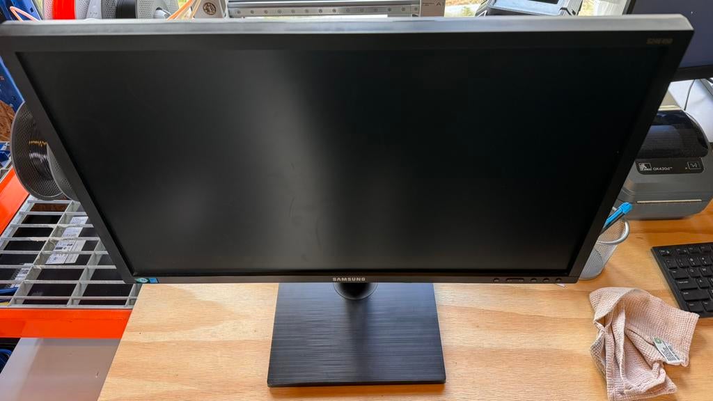 Partij monitoren 6 stuks oa Samsung en Dell, Computers en Software, Monitoren, Ophalen, IPS, Full HD, Zo goed als nieuw