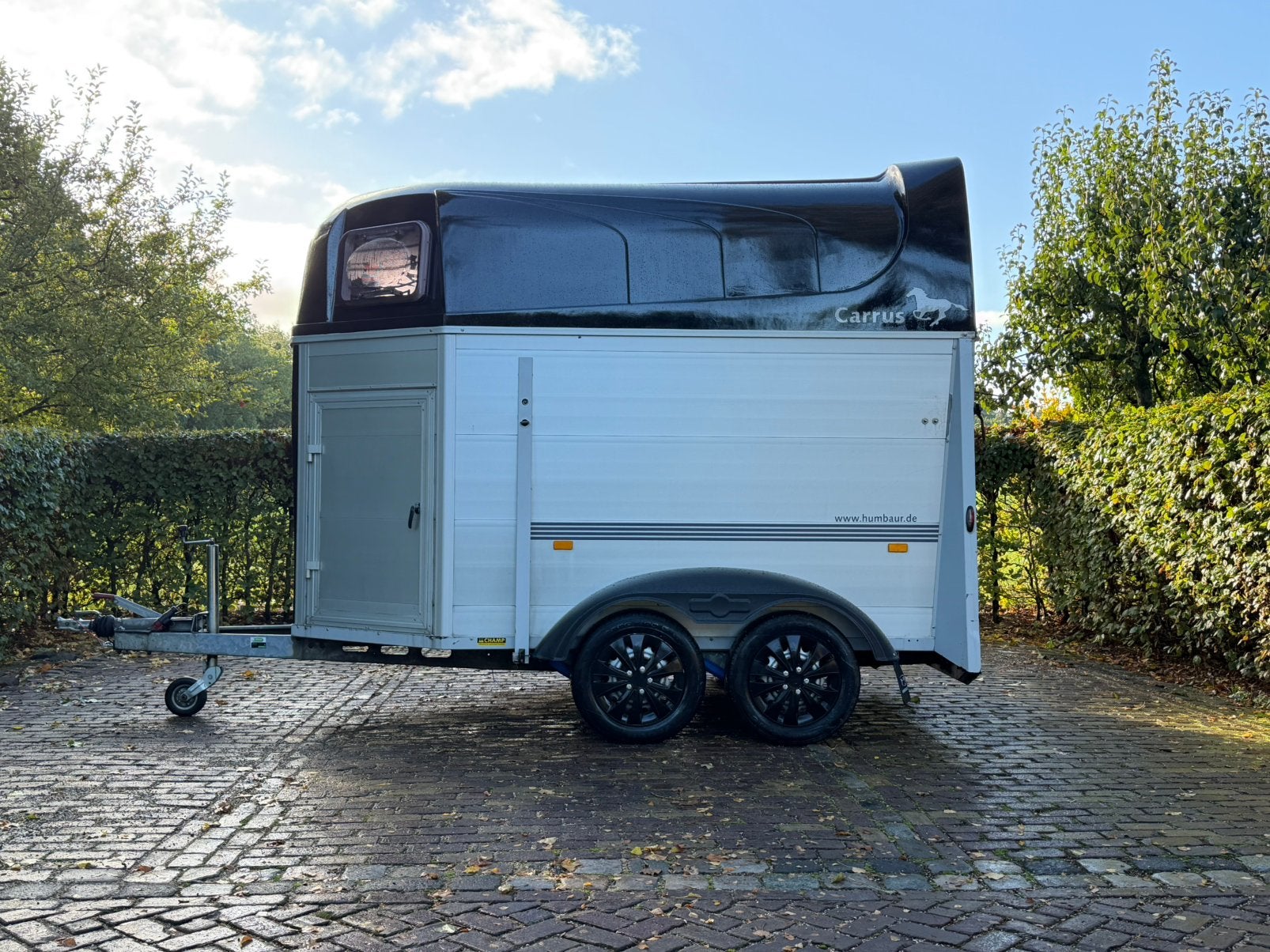 Nette vol aluminium 2 paards humbaur met Zadelkamer, Ophalen, Aluminium, Zo goed als nieuw, 2-paards trailer