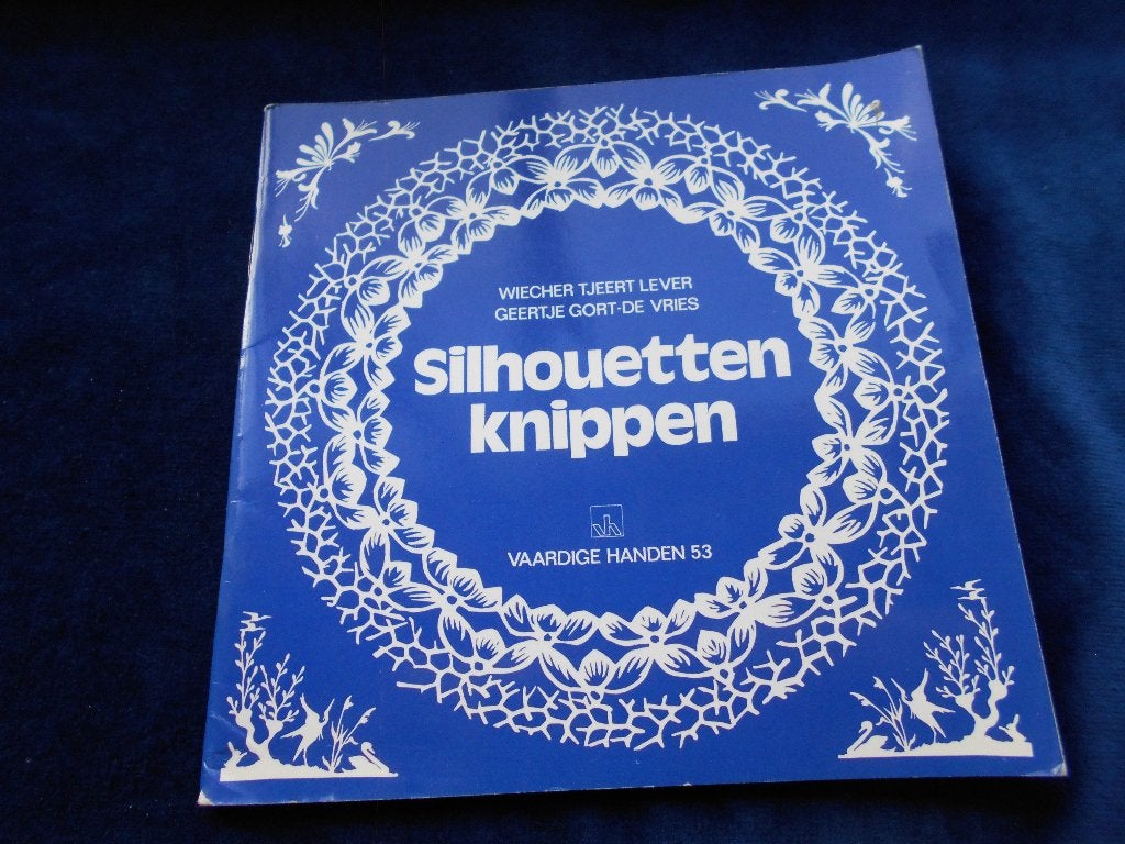 Silhouetten knippen, slechts 0,50., Ophalen of Verzenden, Zo goed als nieuw, Knutselboek, Handgemaakt