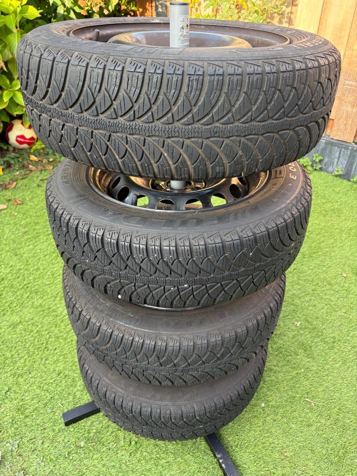 Winterbanden Fiat 500 - 175/65R14 + 4 fiat velgen, Ophalen of Verzenden, Gebruikt