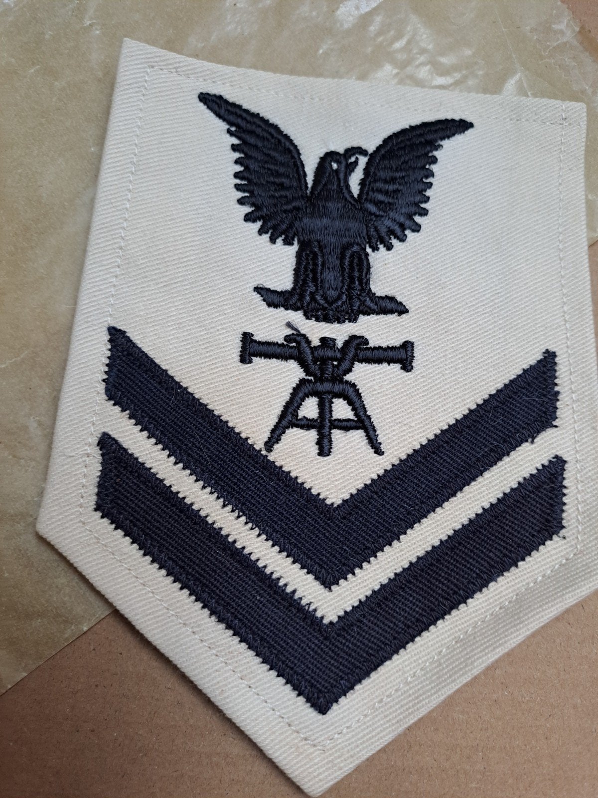 Vintage US Navy Embleem - Artillerie Matroos, Verzamelen, Amerika, Ophalen of Verzenden, Nvt, Marine