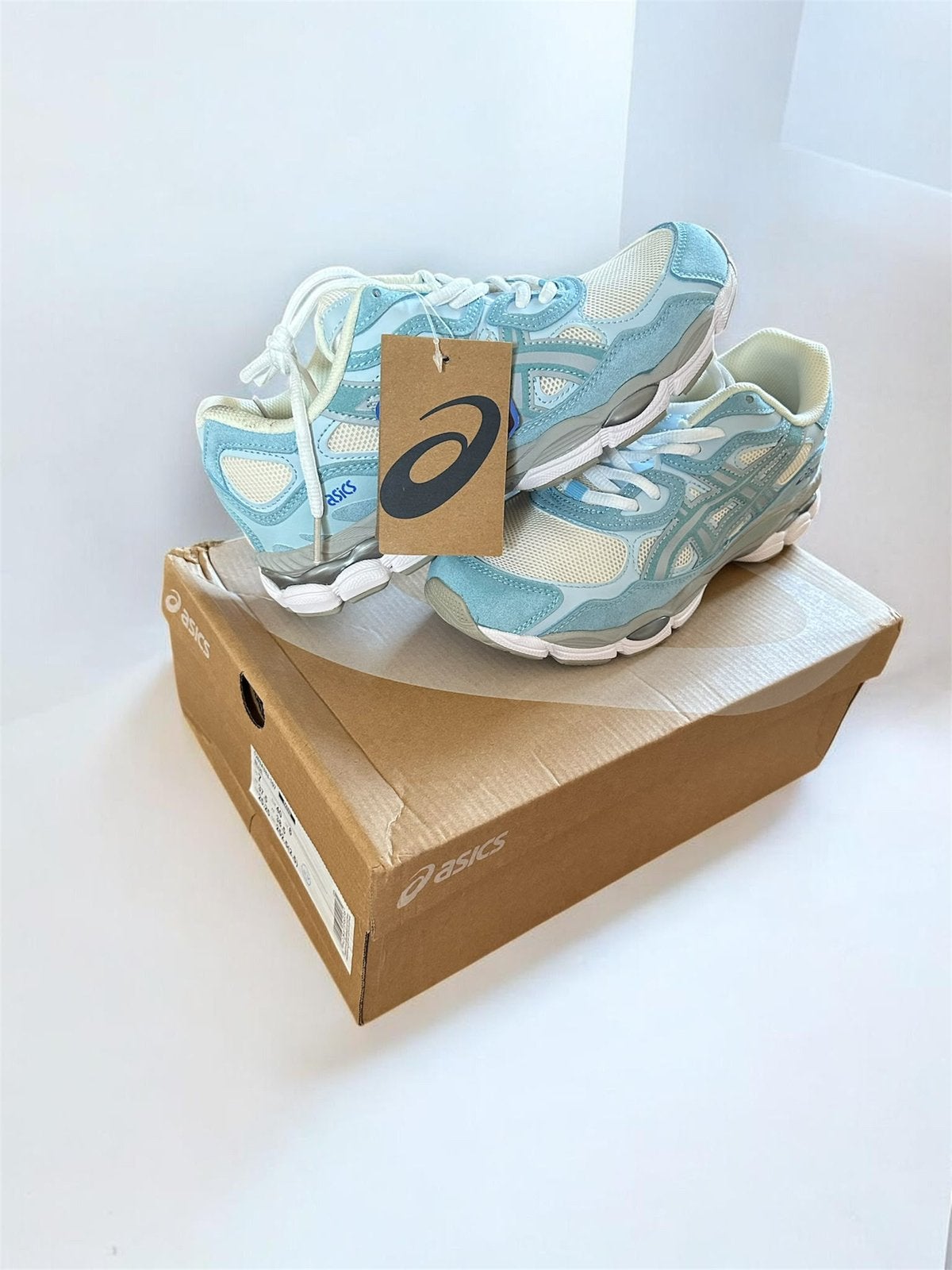 Asics gel nyc cream, Overige kleuren, Nieuw, Ophalen of Verzenden, Sneakers of Gympen