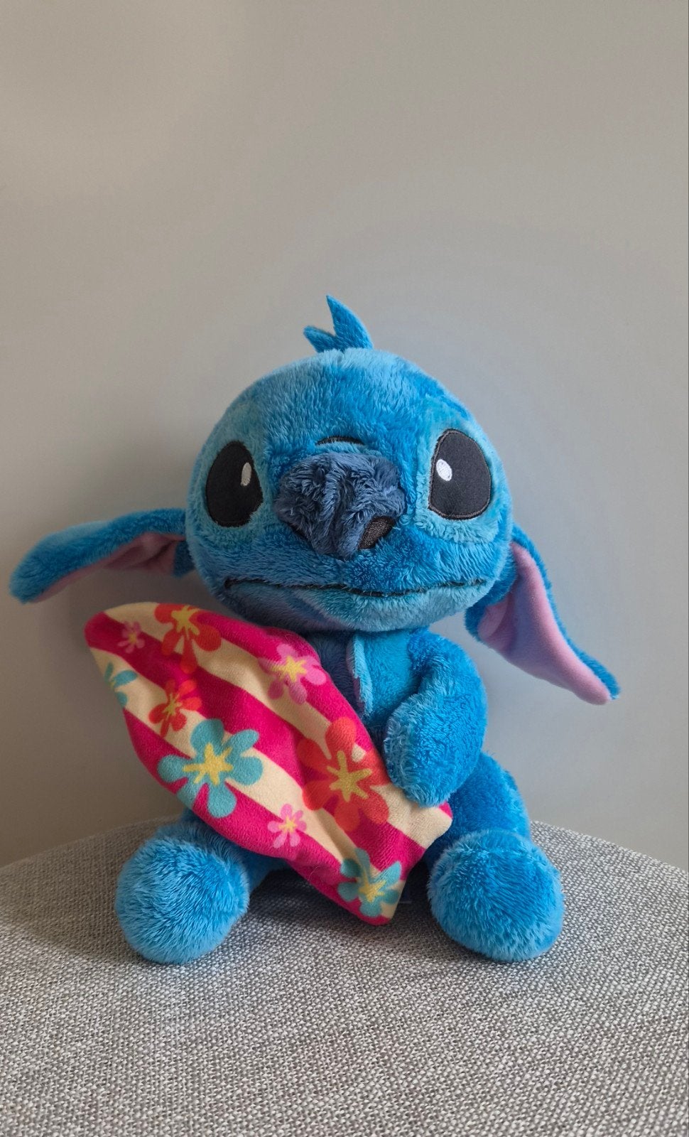 Disney Stitch knuffel met surfplank - Zo goed als nieuw, Disney, Disney, Overige typen, Blauw