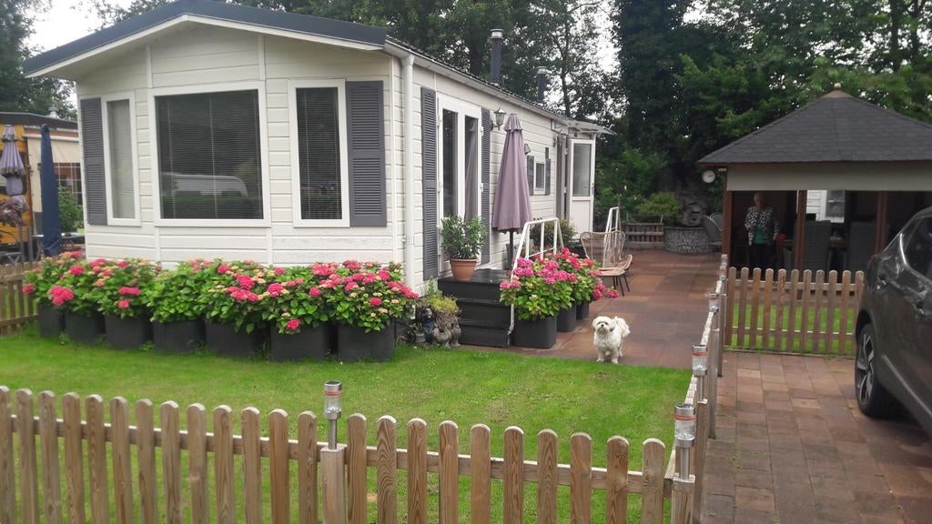 Chalet te koop 11.00x4.00m op camping klein canada afferden