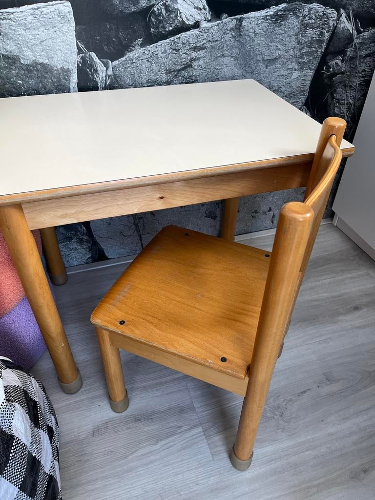 Tafel en stoel van Schilte, Ophalen, Gebruikt, Tafel(s) en Stoel(en)