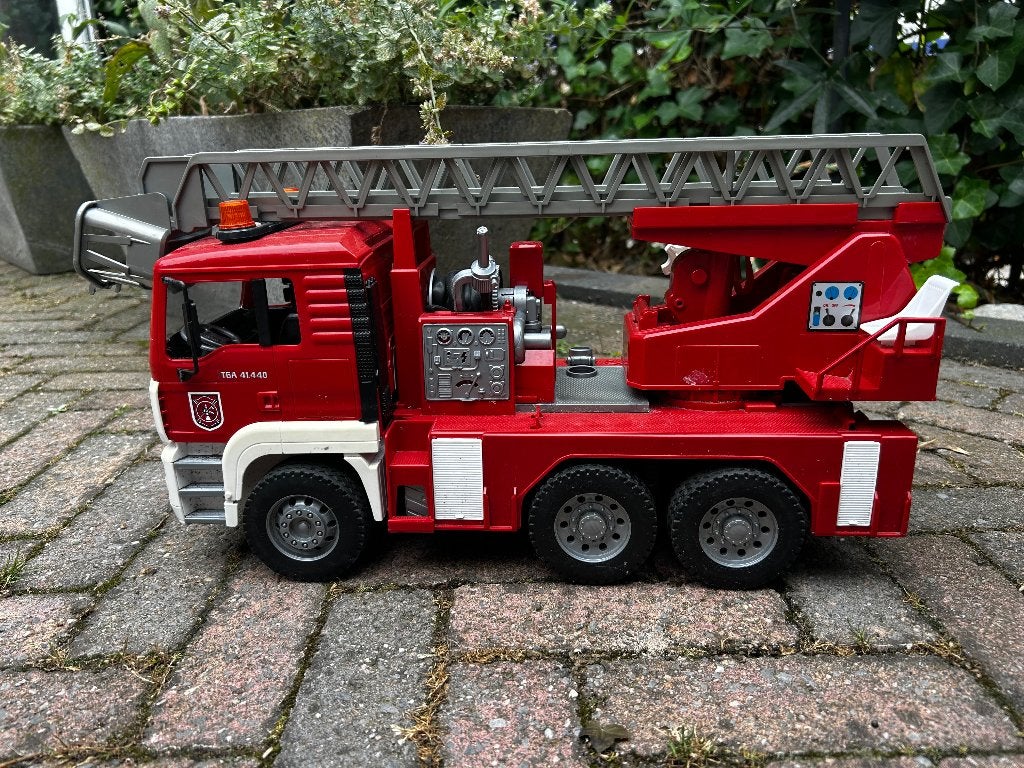 Bruder brandweerauto, Ophalen, Gebruikt