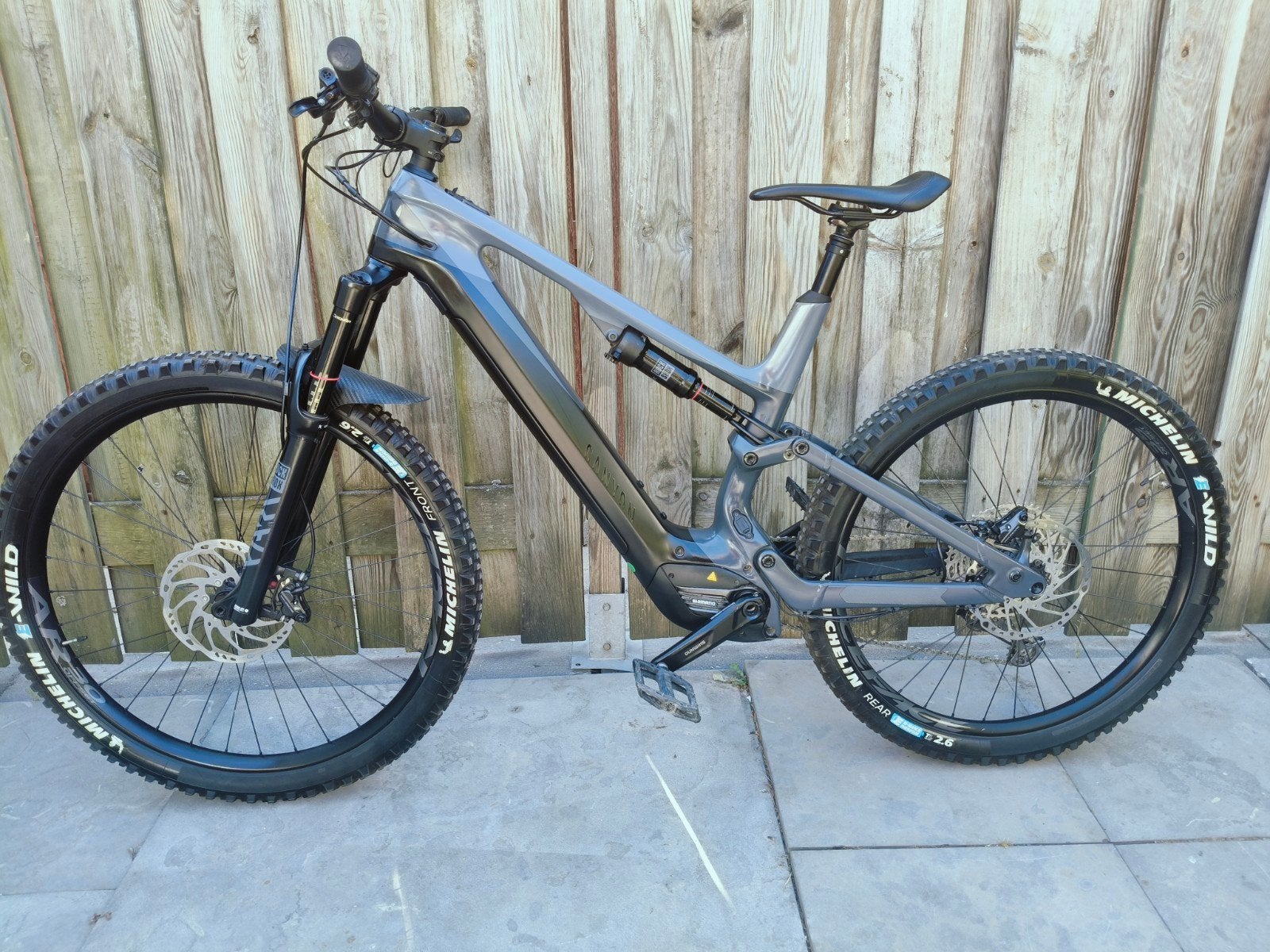 Canyon Spectral:ON CF 6 – Framemaat L – 1.988 km – 630 Wh, Fietsen en Brommers, Fietsen | Mountainbikes en ATB, Gebruikt, Schijfrem