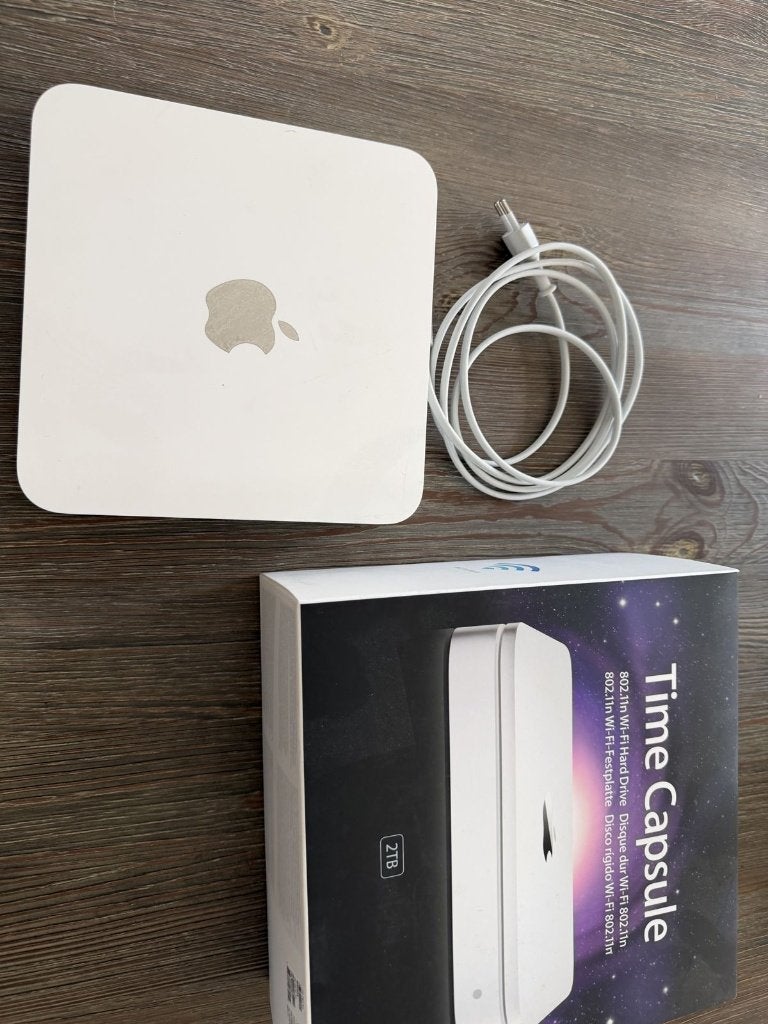 B060 - Apple Time Capsule 2TB (A1409) met doos, Ophalen, Gebruikt