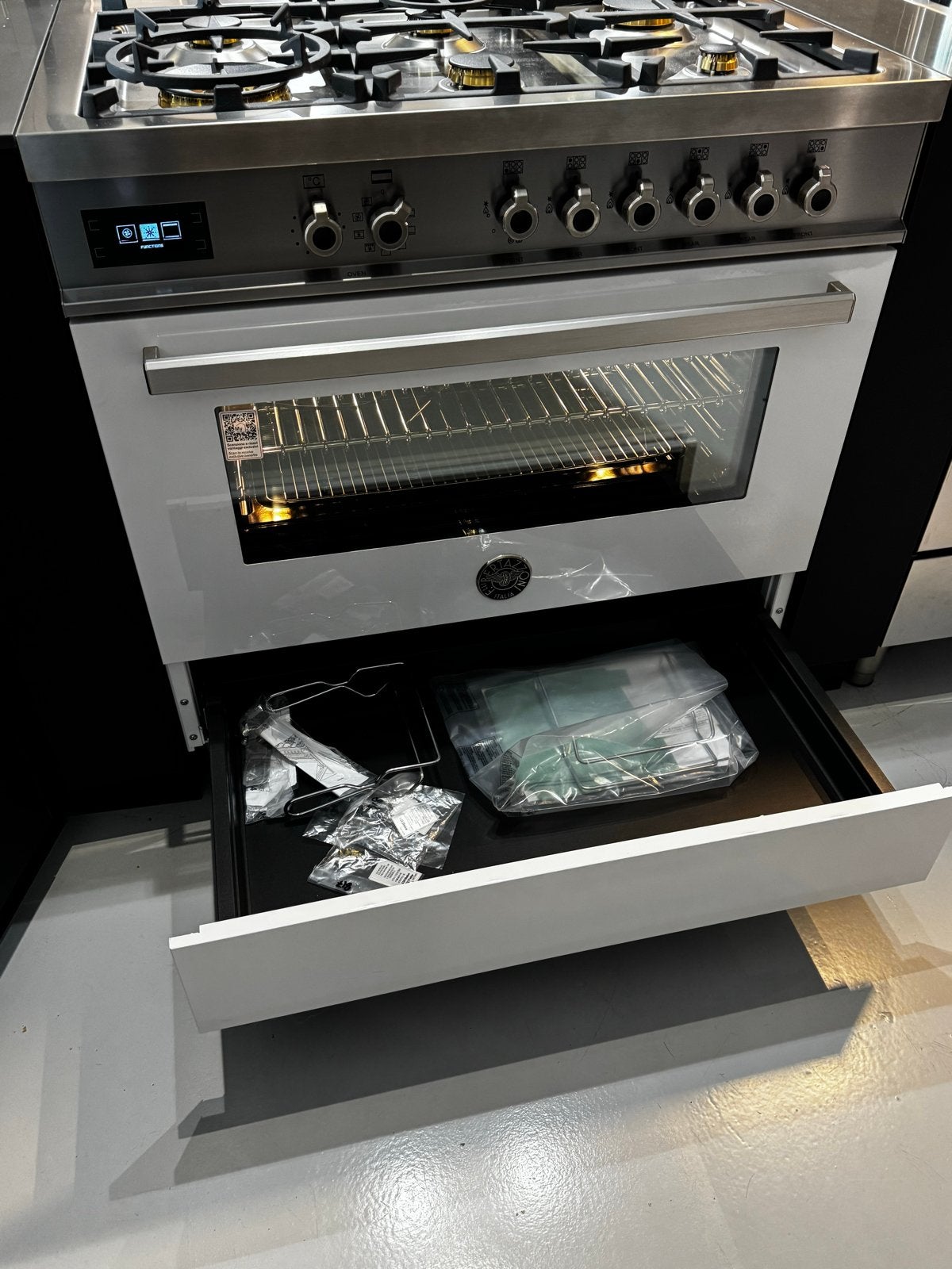 1750,- Bertazzoni Professional Fornuis - Gas & Elektrisch, Ophalen, 60 cm of meer, Grill, Zo goed als nieuw
