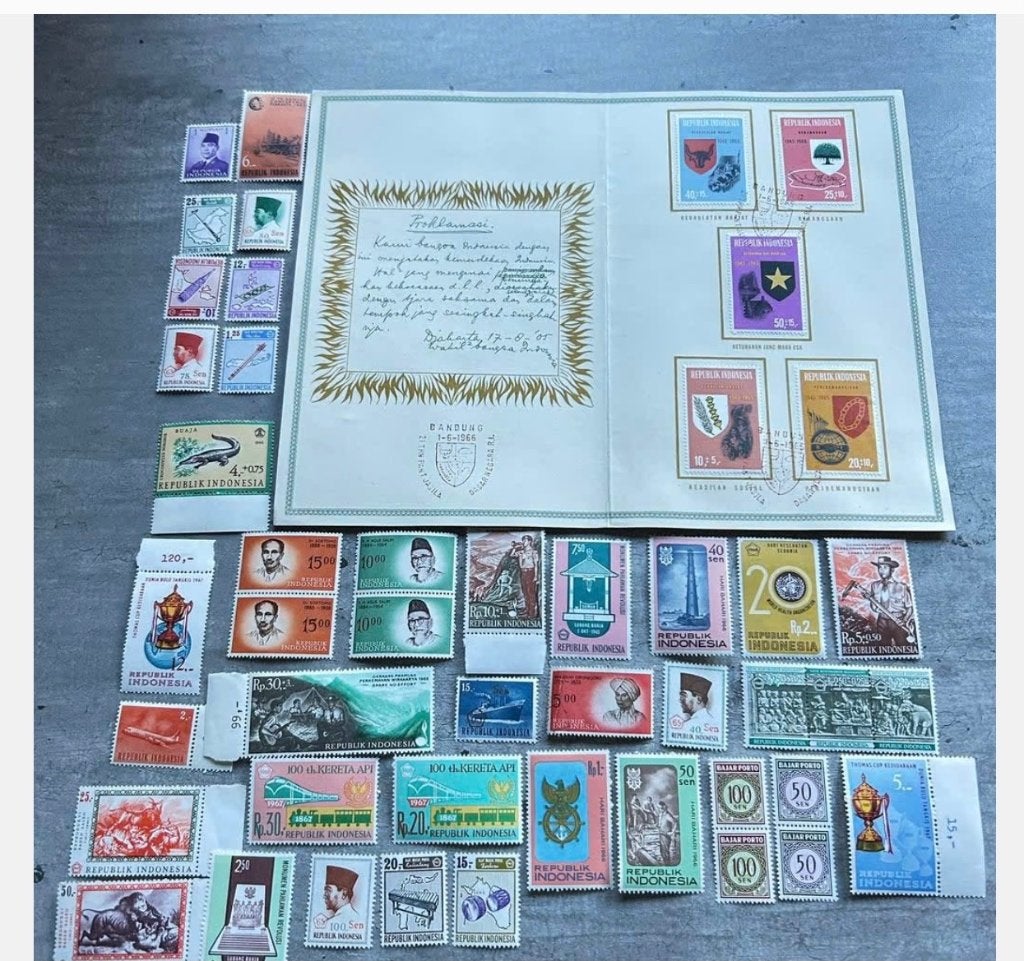 Set postzegels en mapje Indonesië 1966, Ophalen of Verzenden, Zuidoost-Azië