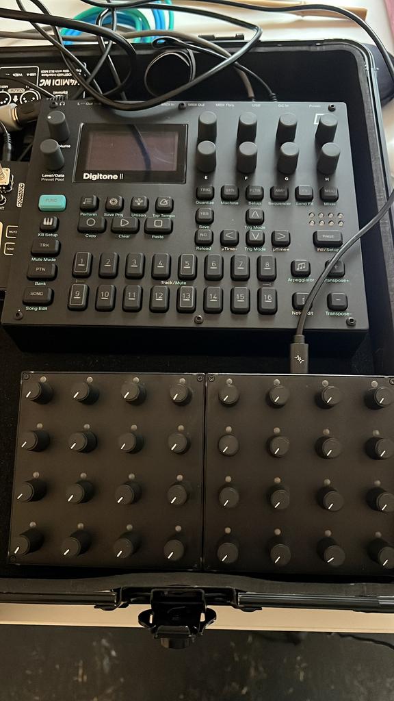 RUIL AANBOD digitone 2 tegen tonverk + bijbetaling, Muziek en Instrumenten, Synthesizers, Ophalen of Verzenden, Zo goed als nieuw