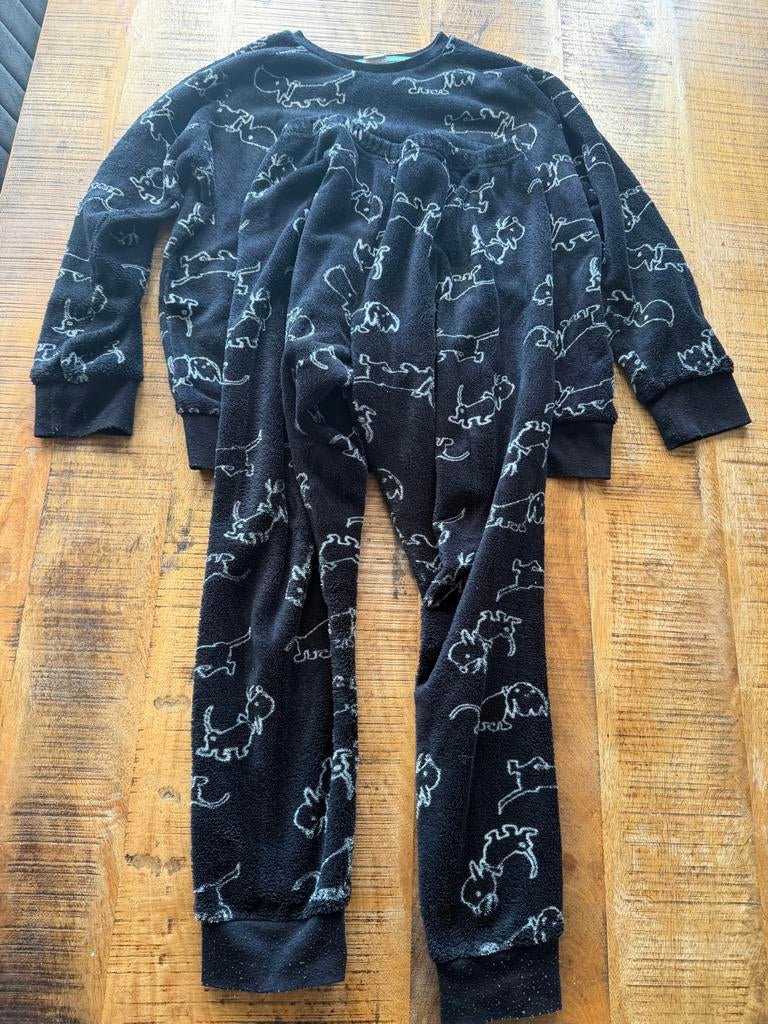 Zwarte Hema  pyjama met hondenprint, Ophalen of Verzenden, Zo goed als nieuw, Jongen of Meisje, Nacht- of Onderkleding