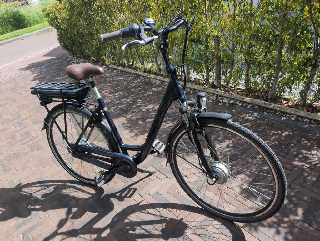 Bikkel elektrische Dames fiets., Fietsen en Brommers, 47 tot 51 cm, Ophalen, Zo goed als nieuw, Overige merken