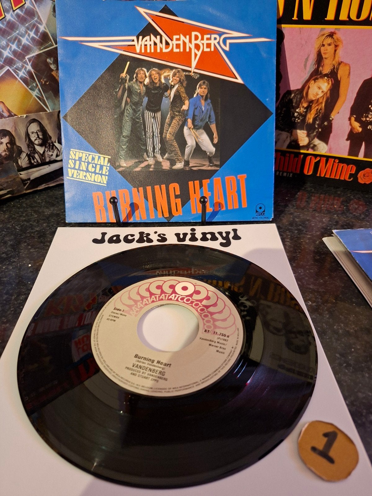 Vandenberg - Burning Heart     1982, 7 inch, Ophalen of Verzenden, Zo goed als nieuw, Beschermende buitenhoes