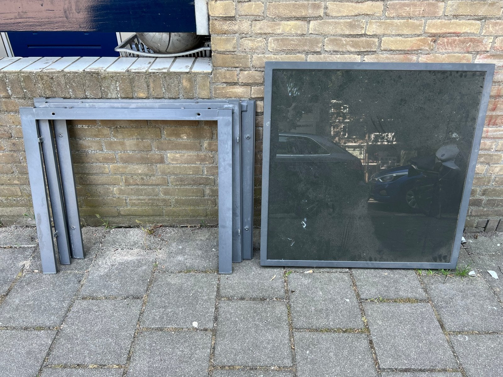 Vierkant metalen en glazen tuintafel, Tuin en Terras, Tuintafels, Ophalen, Gebruikt, Vierkant, Metaal