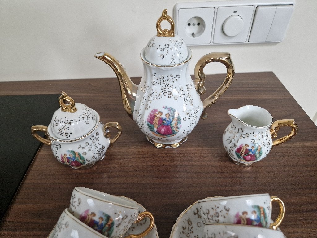 mooi compleet mokkaservies, Ophalen of Verzenden, Zo goed als nieuw, Porselein, Compleet servies