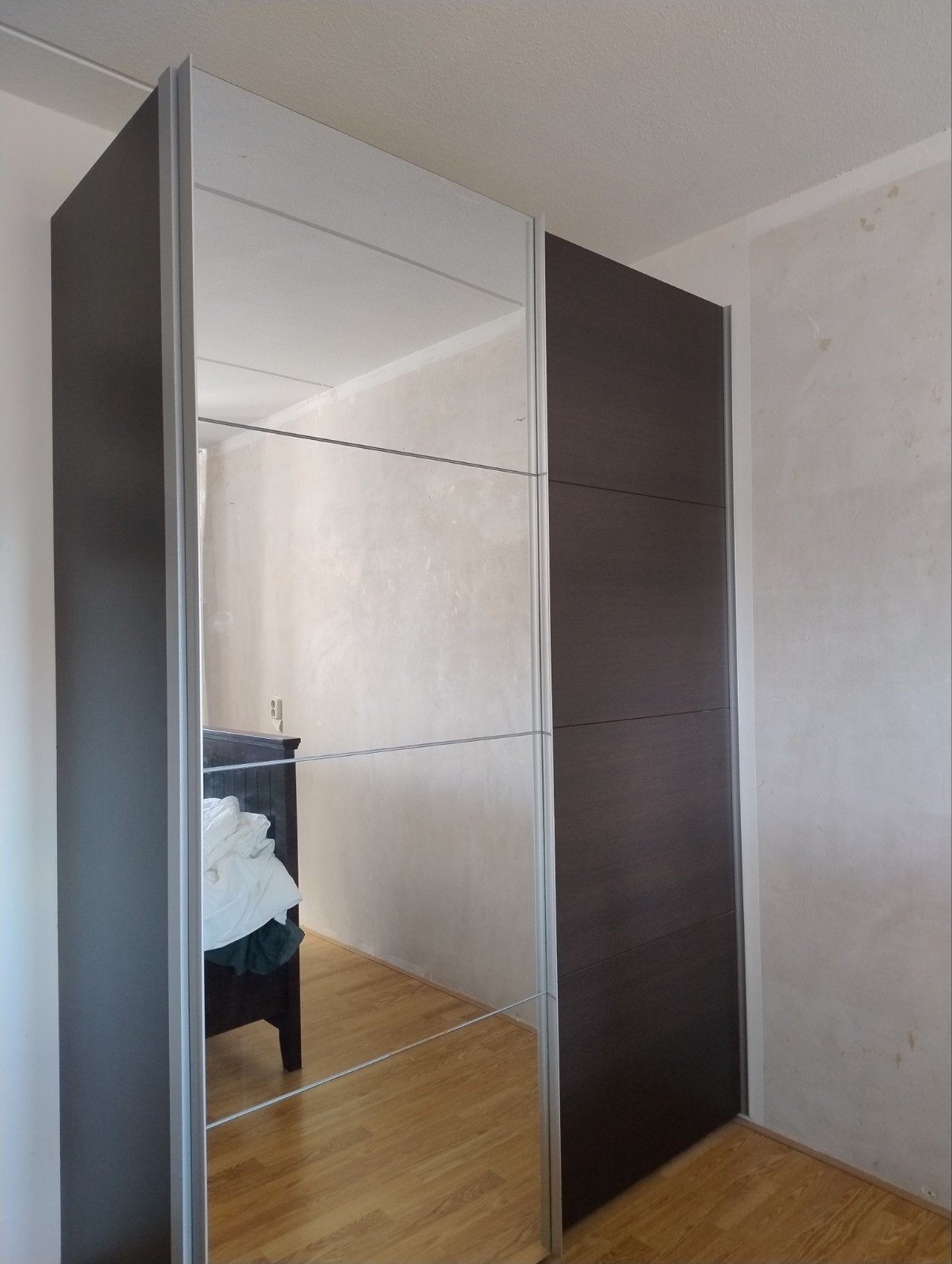Degelijke en stevige kledingkast met schuifdeuren, Huis en Inrichting, Kasten | Kledingkasten, Ophalen, Met deur(en), Gebruikt