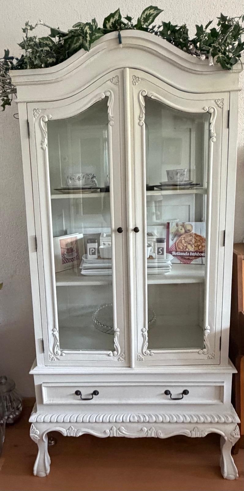 Vitrinekast - Wit met Glazen Deuren, Ophalen, Gebruikt, 50 tot 100 cm, Met lade(s)
