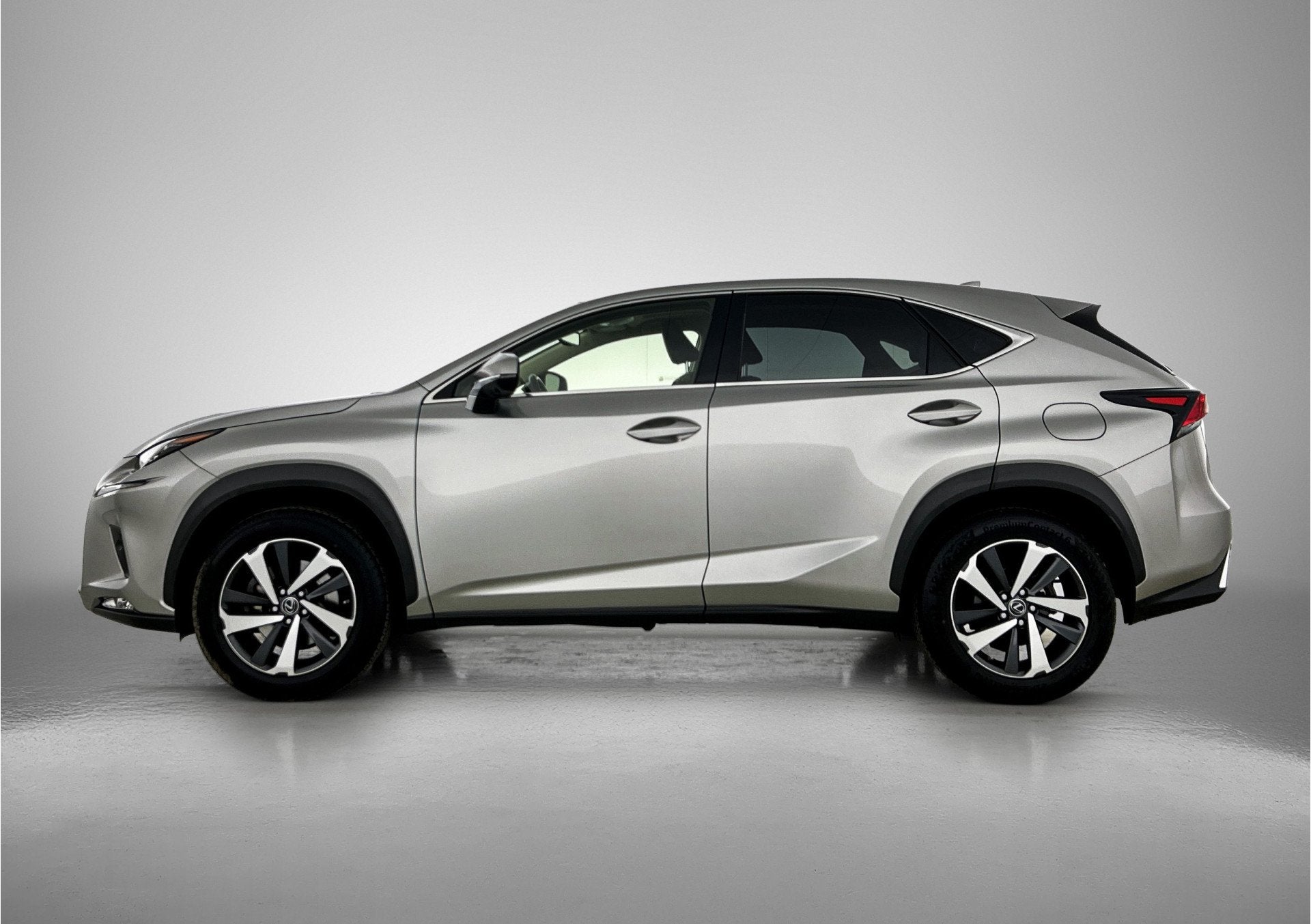 Lexus NX 300h AWD Executive Line | President Pack | Mark Lev, Auto's, Lexus, 12 maanden, Gebruikt, 1760 kg, Leder