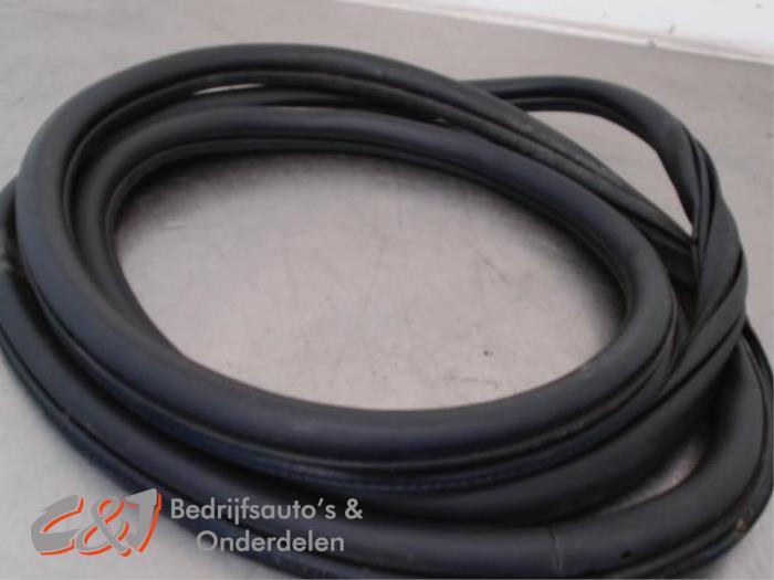 Portierrubber 2Deurs rechts van een Volkswagen Caddy, Gebruikt, -, Volkswagen, -