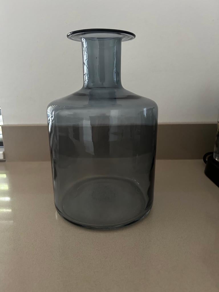 Ikea vaas - Donkerblauw/grijs glas, Overige kleuren, Ophalen of Verzenden, Minder dan 50 cm, Glas