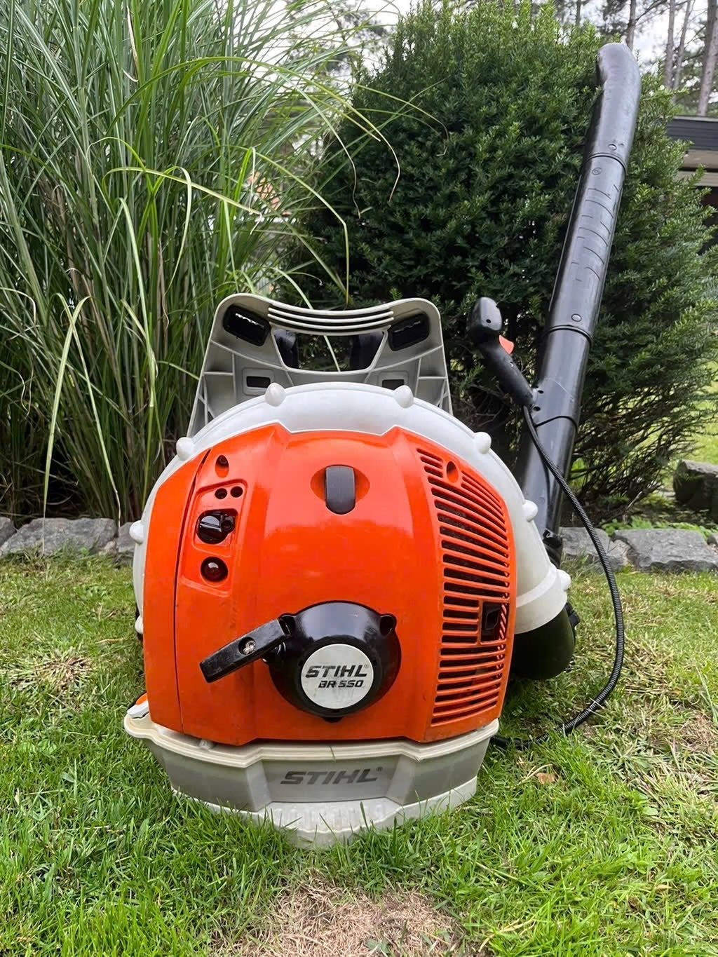 Stihl BR 550 Bladblazer, Ophalen of Verzenden, Zo goed als nieuw, Benzine, Ruggedragen