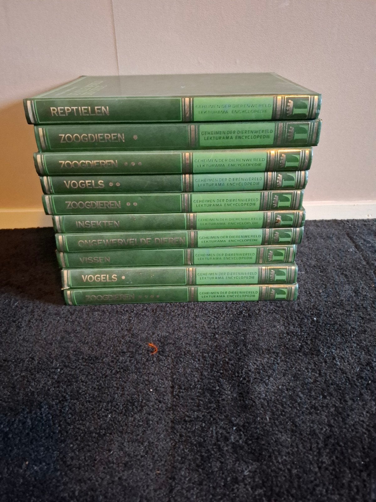 dieren encyclopedie, Ophalen of Verzenden, Zo goed als nieuw, Dieren