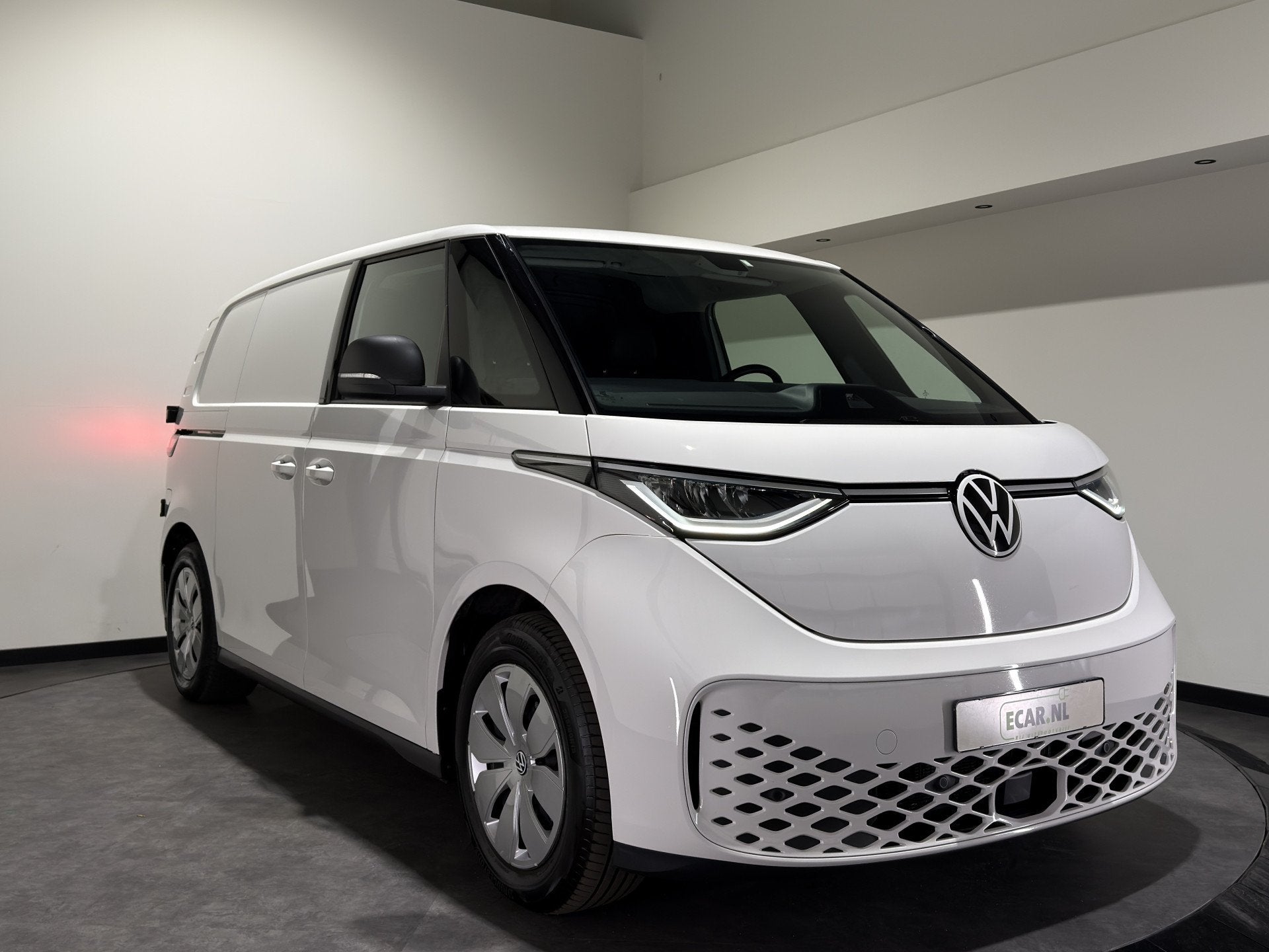 Volkswagen ID. Buzz Cargo 77 kWh | Trekhaak Elek. | Stuur ve, Automaat, Gebruikt, 82 kWh, Met garantie (alle)