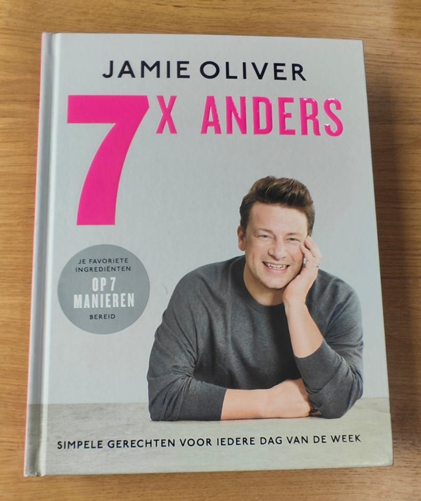 Jamie Oliver - Jamie Oliver - 7 x anders, Italië, Ophalen of Verzenden, Zo goed als nieuw, Jamie Oliver