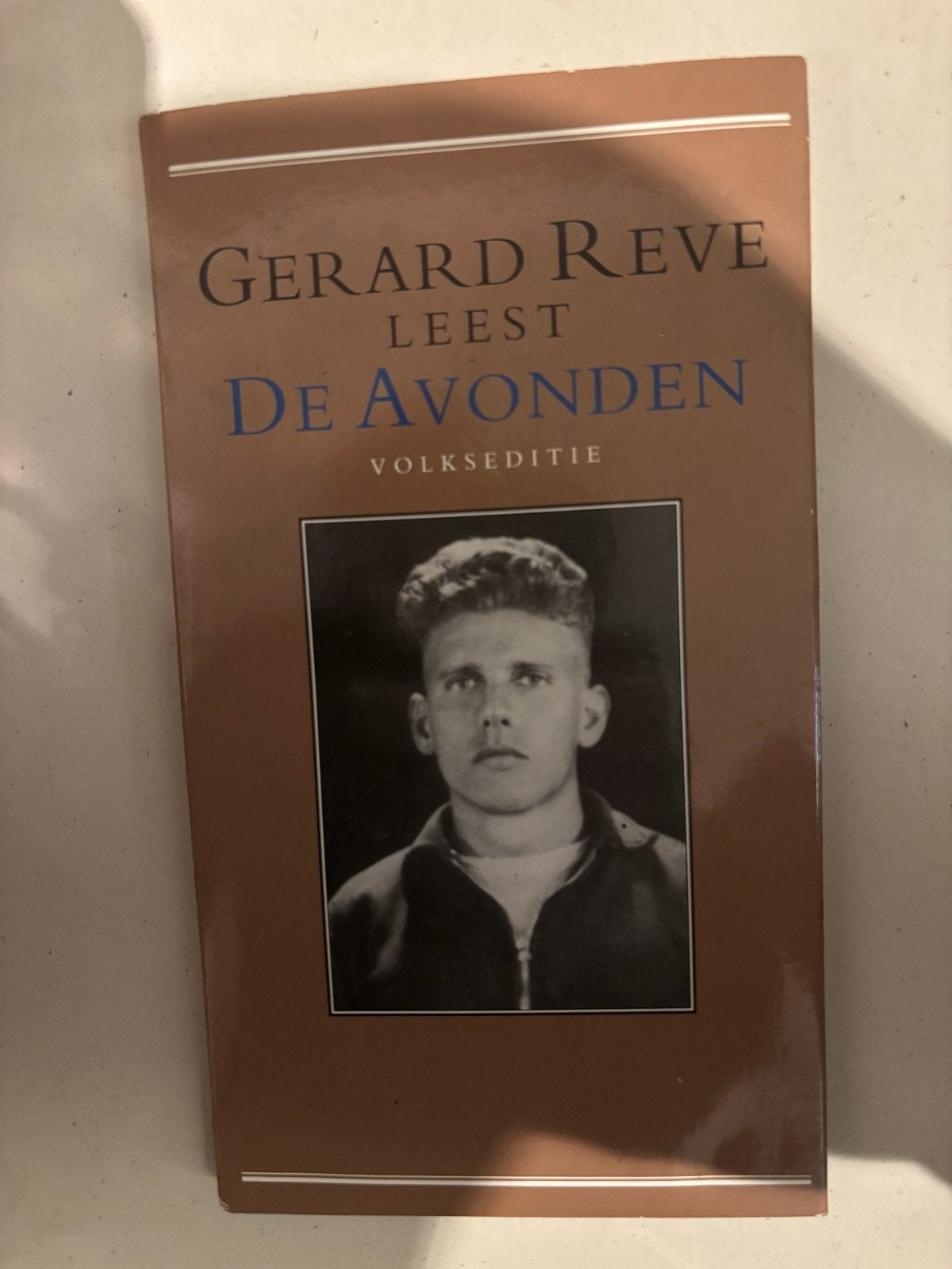 Gerard Reve Leest De Avonden - Volkseditie, Boeken, Ophalen of Verzenden, Gelezen, Nederland