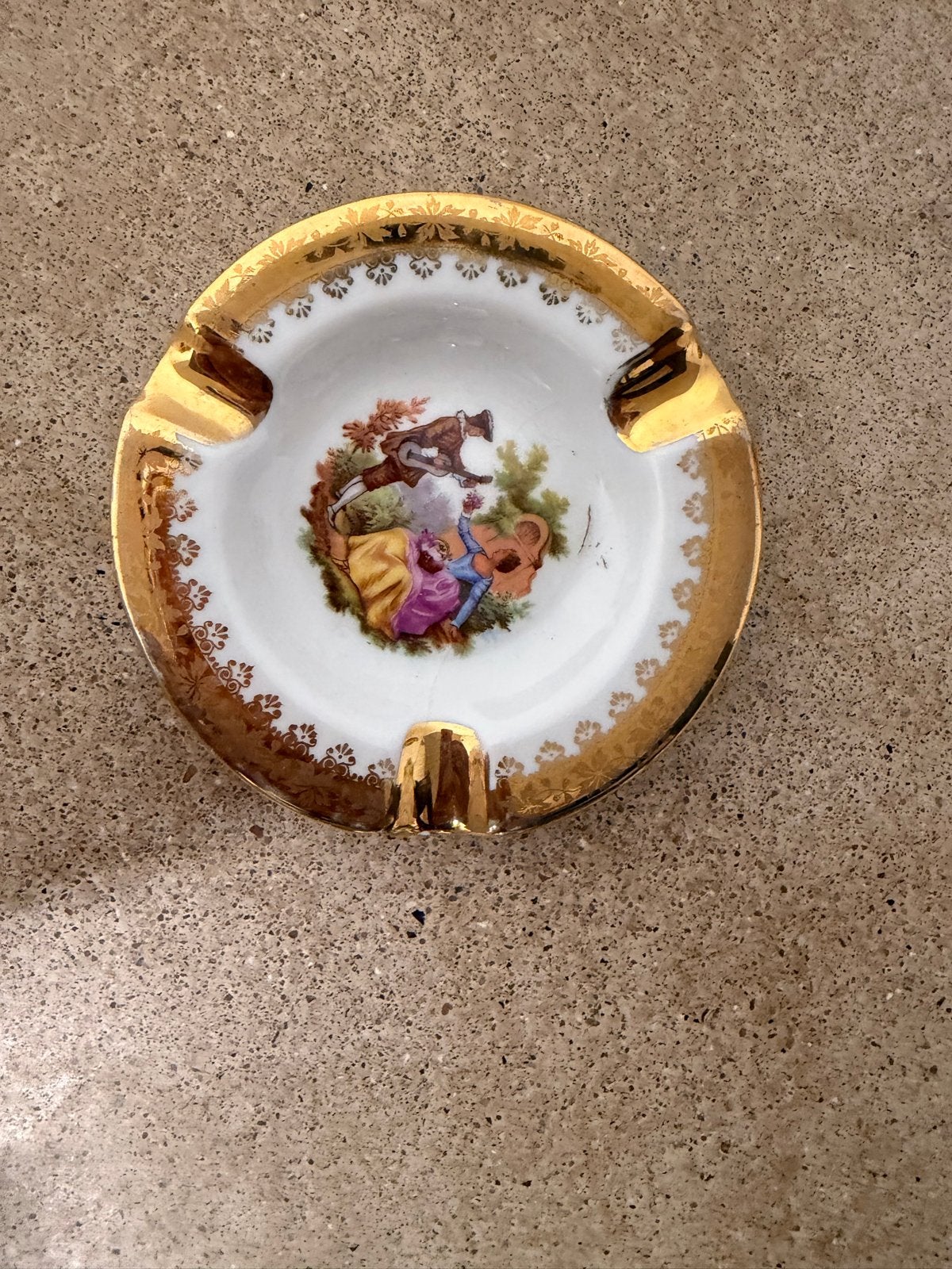 Limoges Porseleinen Asbakje met Gouden Rand en Decoratie, Ophalen of Verzenden