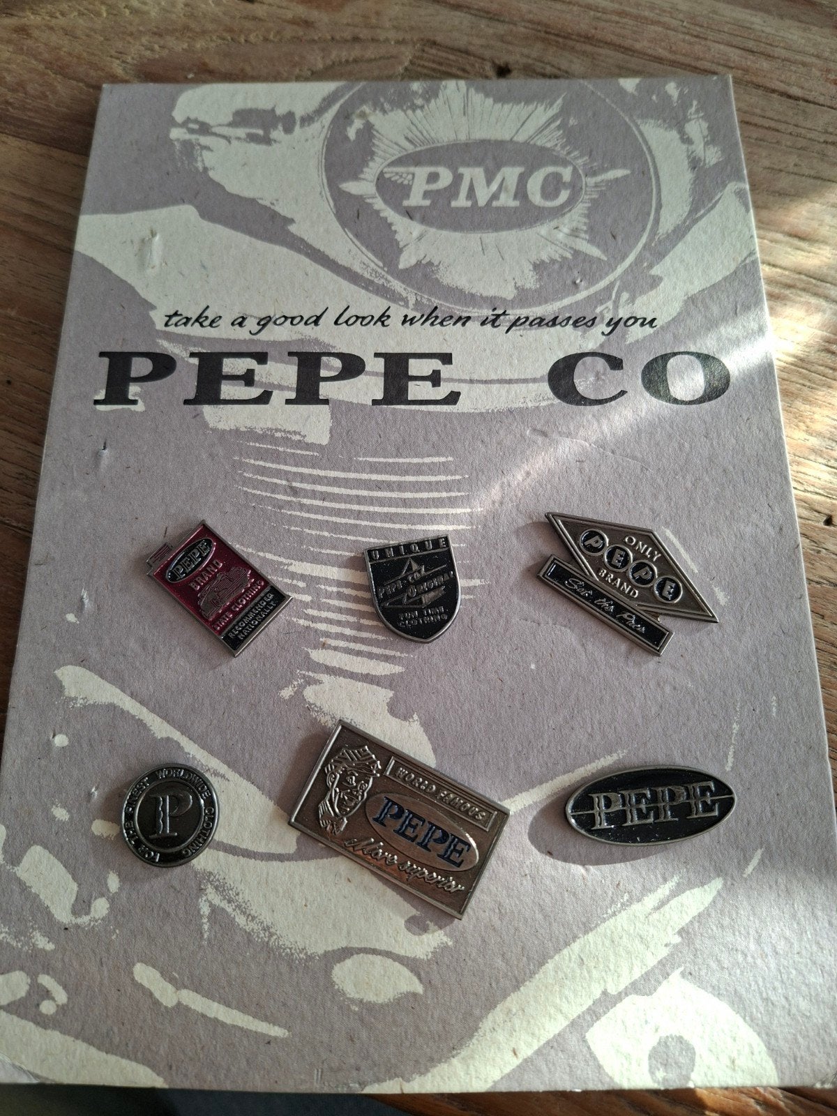 Set metalen verzamelspeldjes en broches van Pepe Co, Ophalen of Verzenden, Zo goed als nieuw, Merk, Speldje of Pin
