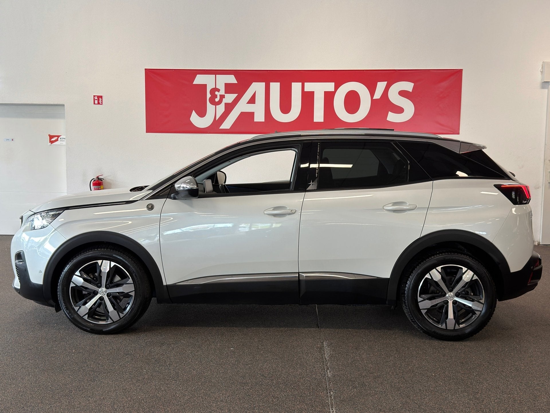 Peugeot 3008 1.6 e-THP GT Line NAVIGATIE/CAMERA,PANORAMA, Euro 6, 4 cilinders, Wit, Bedrijf