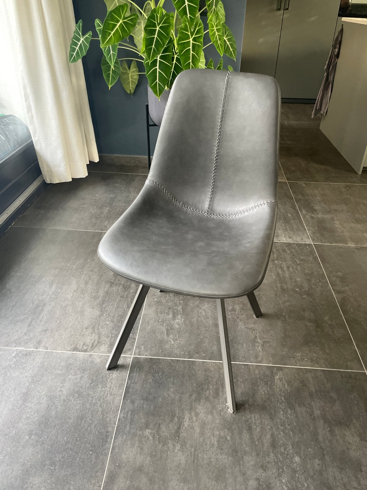 Gratis Set van 6 grijze eetkamerstoelen - Zo goed als nieuw, Ophalen, Zo goed als nieuw, Metaal, Grijs