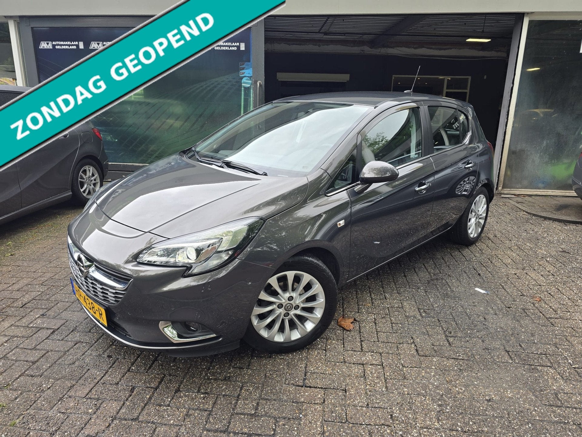 Opel Corsa 1.4 Cosmo | AUTOMAAT | 1E EIGENAAR |3/6 OF 12MND, Dealer onderhouden, 1063 kg, Gebruikt, 4 cilinders