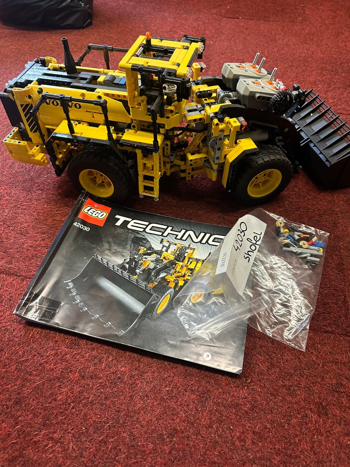 Te koop lego technic shovel volvo, Ophalen, Zo goed als nieuw