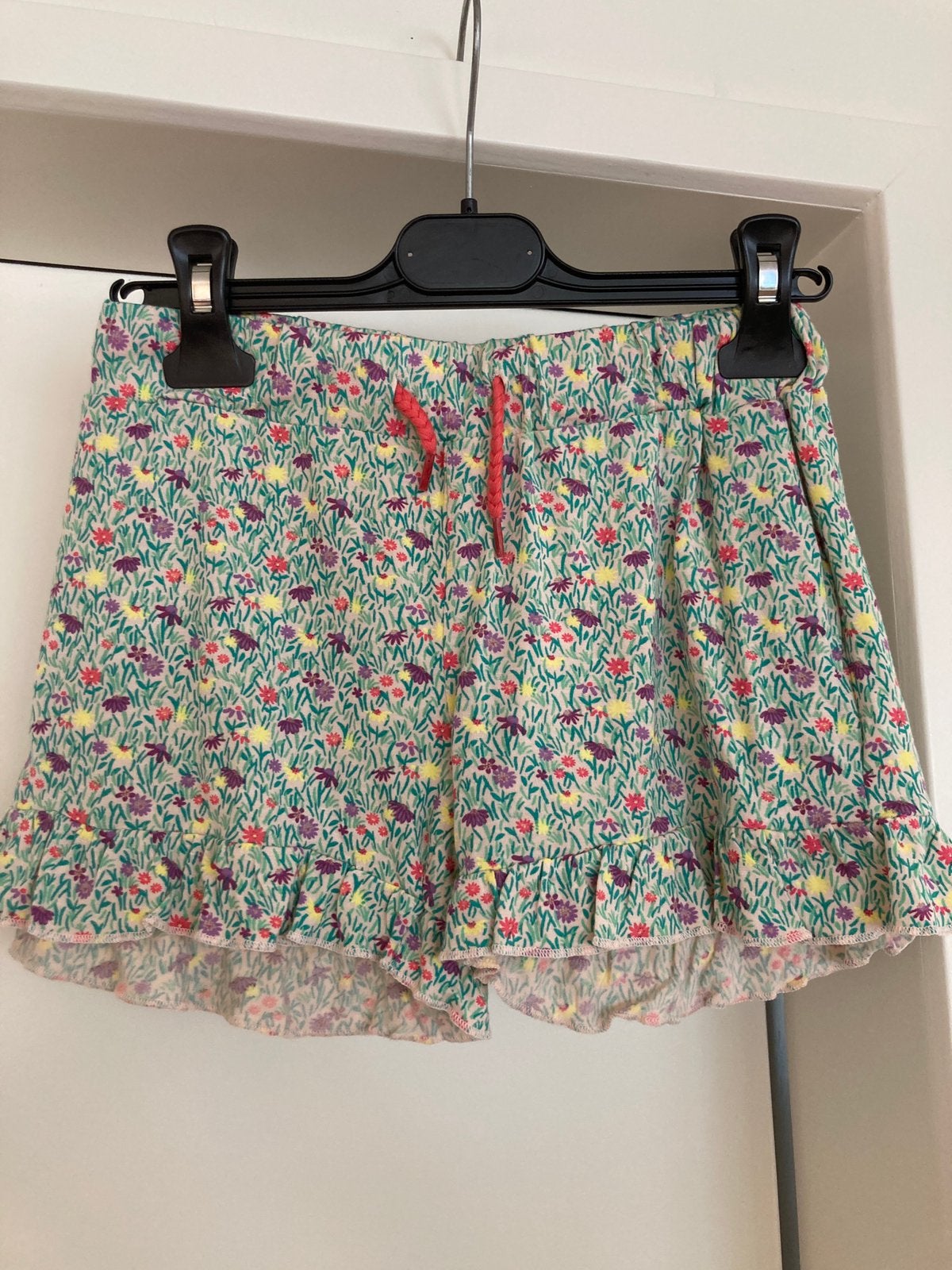 JUBEL short flowers nieuw mt 140, Broek, Meisje, Nieuw, Ophalen of Verzenden