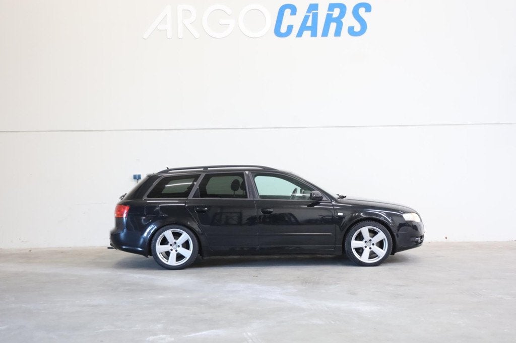 Audi A4 Avant 3.0 TDI QUATTRO AUTOMAAT BOSE 233PK 18" velgen, Automaat, Zwart, A4, Leder